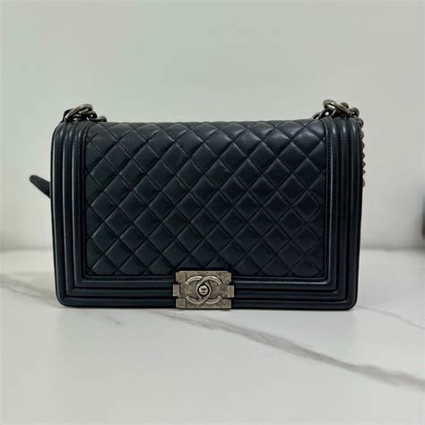 chanel boy new medium black